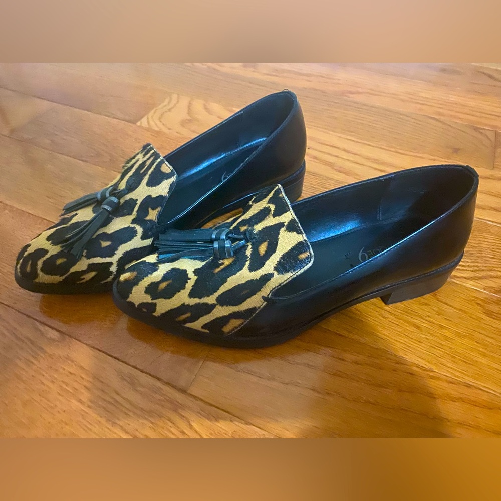 Boutique9 animal print loafers size 7W